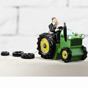 Svadobná figúrka Novomanželia na traktore